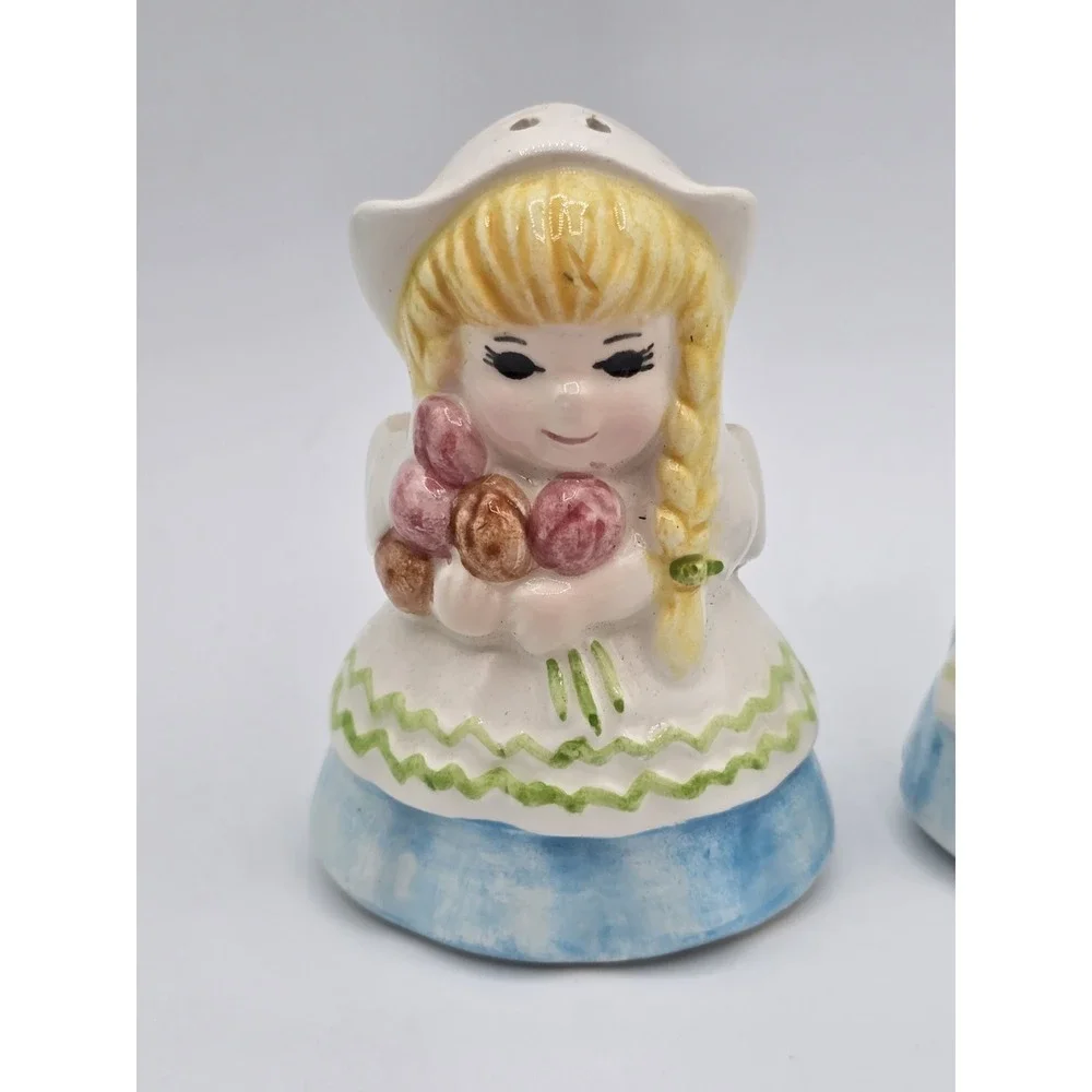 Vintage Holland Girls Dutch Sister Maid‎ Dress Salt and Pepper Shakers Japan